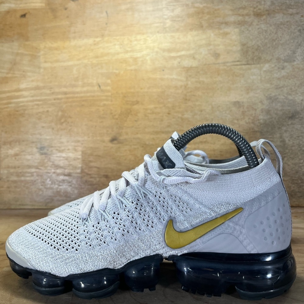 Nike Air VaporMax 2 Womens Size 7.5 Running Shoes Sneakers Vast Gray Gold - Picture 4 of 11